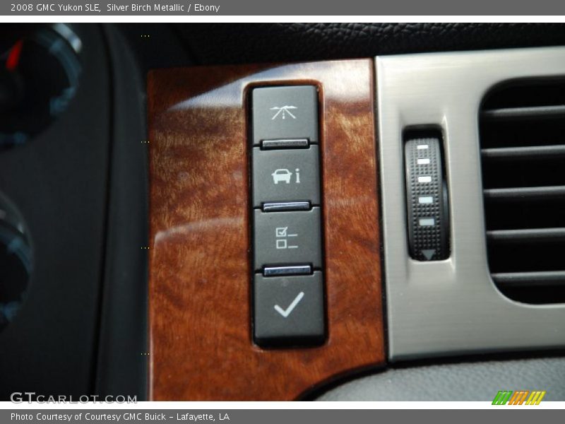 Silver Birch Metallic / Ebony 2008 GMC Yukon SLE