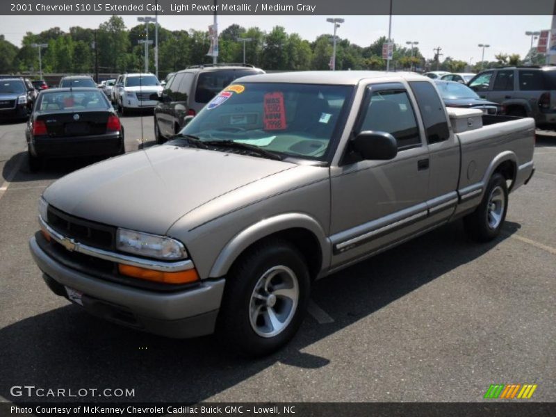 Light Pewter Metallic / Medium Gray 2001 Chevrolet S10 LS Extended Cab