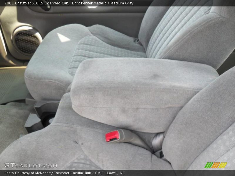 Light Pewter Metallic / Medium Gray 2001 Chevrolet S10 LS Extended Cab