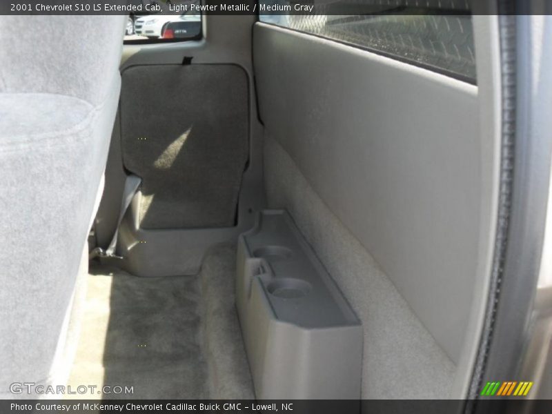 Light Pewter Metallic / Medium Gray 2001 Chevrolet S10 LS Extended Cab