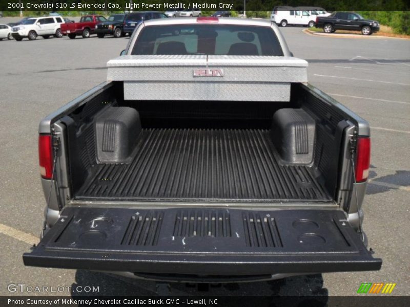 Light Pewter Metallic / Medium Gray 2001 Chevrolet S10 LS Extended Cab
