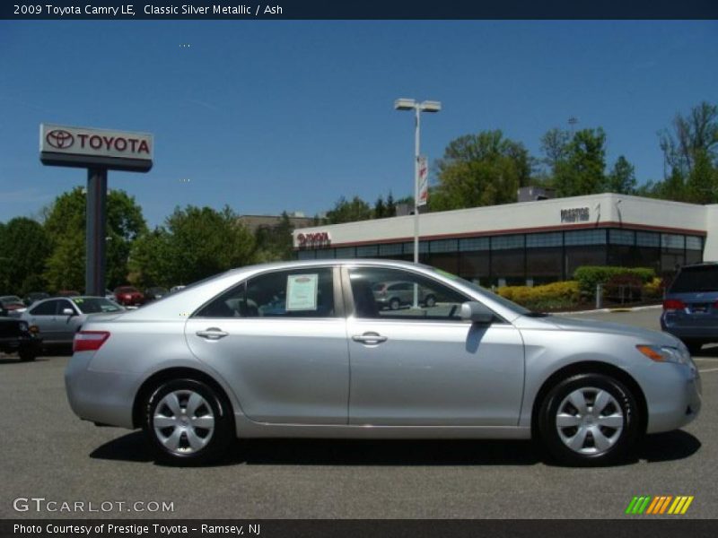 Classic Silver Metallic / Ash 2009 Toyota Camry LE