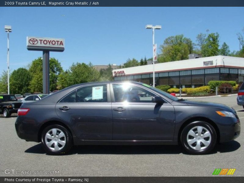 Magnetic Gray Metallic / Ash 2009 Toyota Camry LE