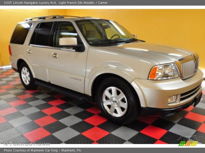 Light French Silk Metallic / Camel 2005 Lincoln Navigator Luxury 4x4