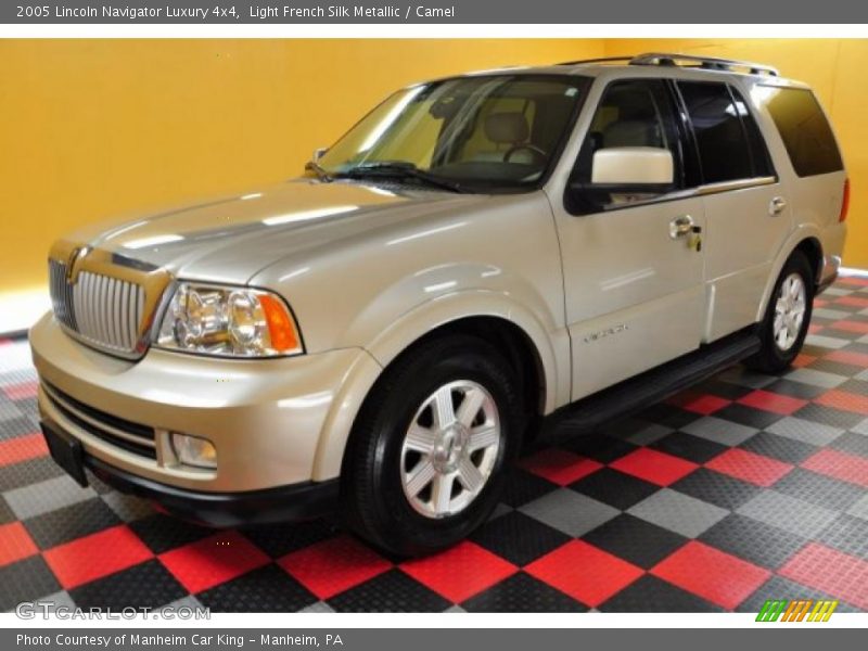 Light French Silk Metallic / Camel 2005 Lincoln Navigator Luxury 4x4