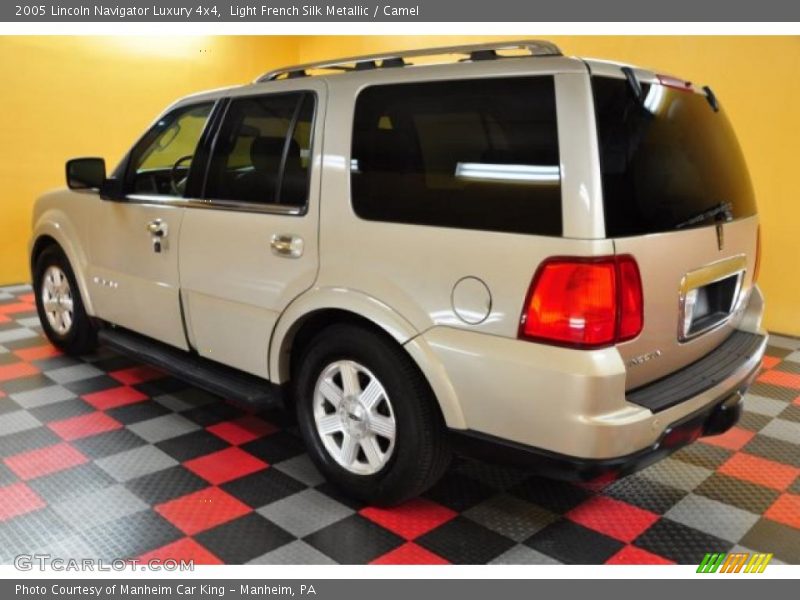 Light French Silk Metallic / Camel 2005 Lincoln Navigator Luxury 4x4