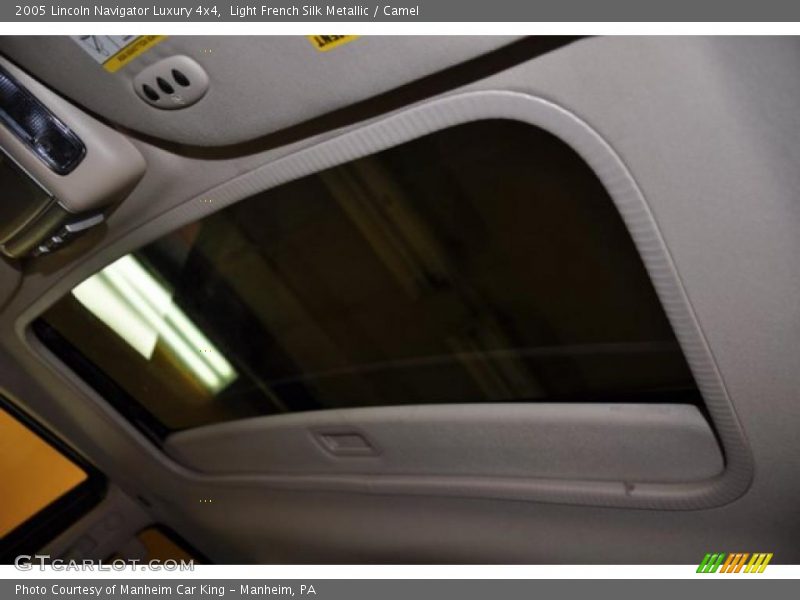 Light French Silk Metallic / Camel 2005 Lincoln Navigator Luxury 4x4