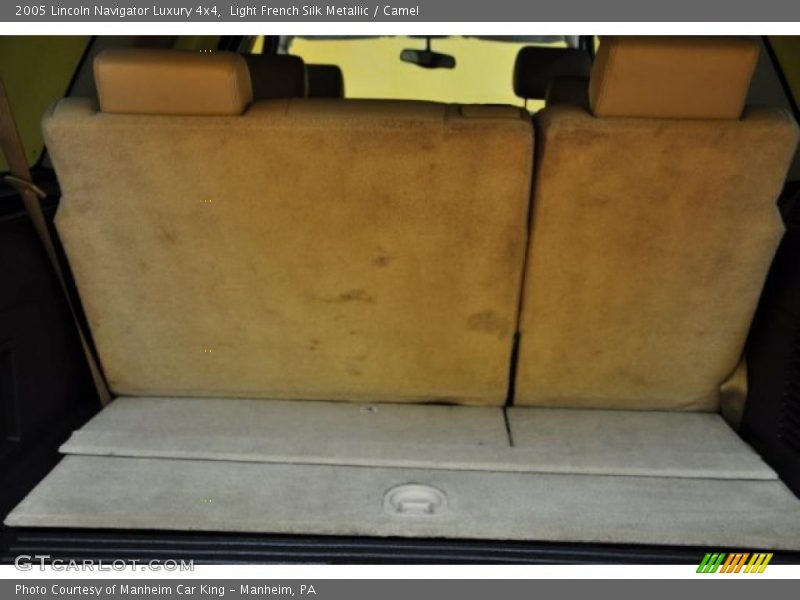 Light French Silk Metallic / Camel 2005 Lincoln Navigator Luxury 4x4