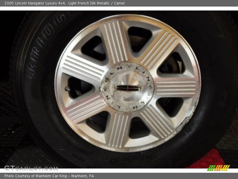 Light French Silk Metallic / Camel 2005 Lincoln Navigator Luxury 4x4