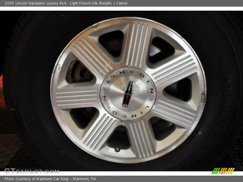 Light French Silk Metallic / Camel 2005 Lincoln Navigator Luxury 4x4