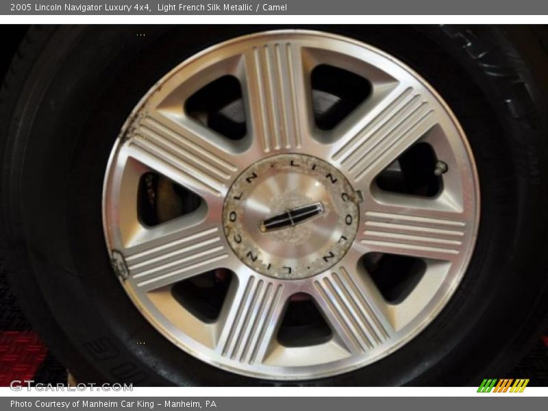 Light French Silk Metallic / Camel 2005 Lincoln Navigator Luxury 4x4