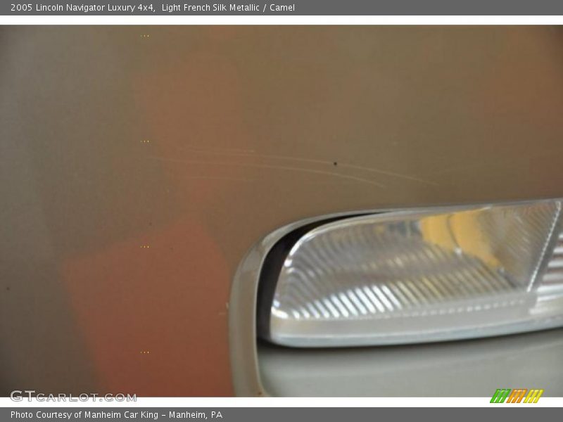 Light French Silk Metallic / Camel 2005 Lincoln Navigator Luxury 4x4