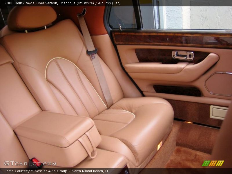 Magnolia (Off White) / Autumn (Tan) 2000 Rolls-Royce Silver Seraph