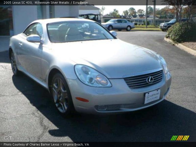 Front 3/4 View of 2005 SC 430