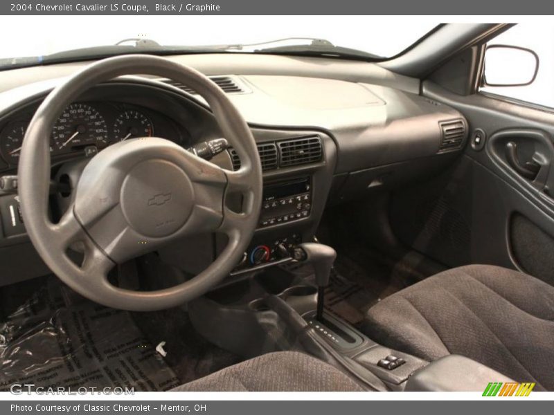 Graphite Interior - 2004 Cavalier LS Coupe 