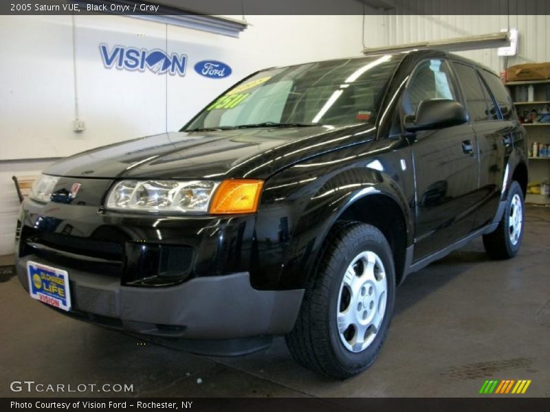 Black Onyx / Gray 2005 Saturn VUE