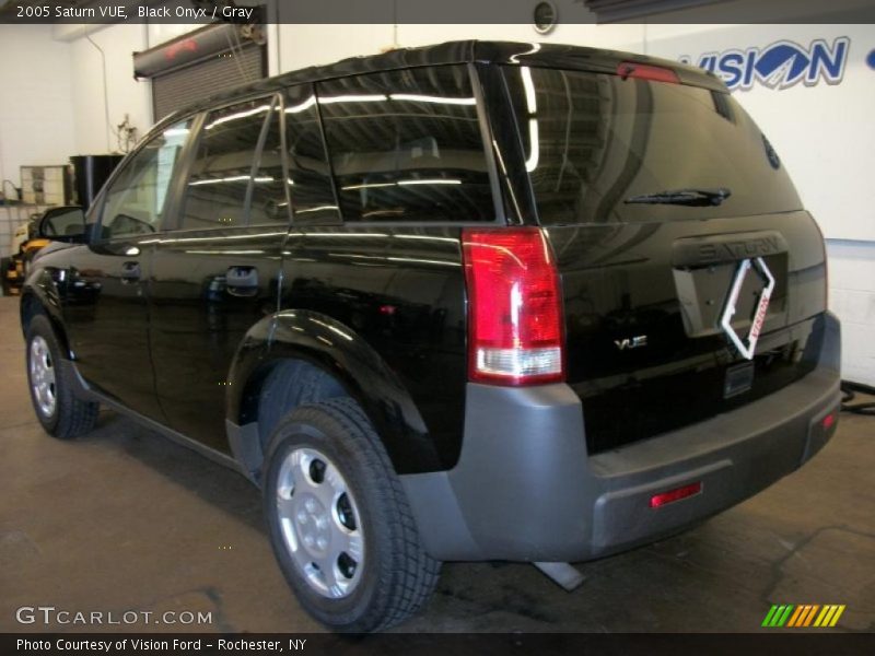 Black Onyx / Gray 2005 Saturn VUE