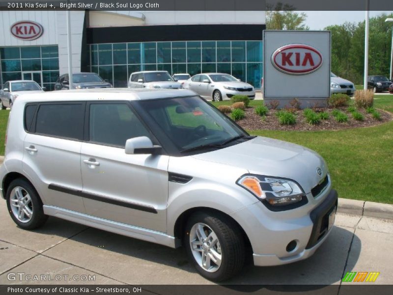 Bright Silver / Black Soul Logo Cloth 2011 Kia Soul +