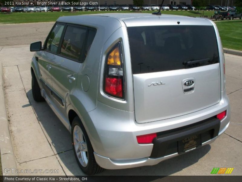 Bright Silver / Black Soul Logo Cloth 2011 Kia Soul +
