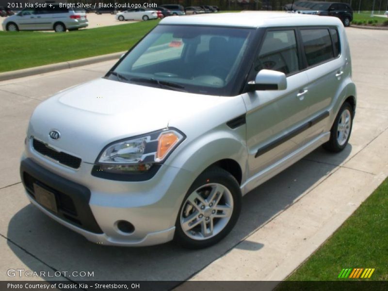Bright Silver / Black Soul Logo Cloth 2011 Kia Soul +