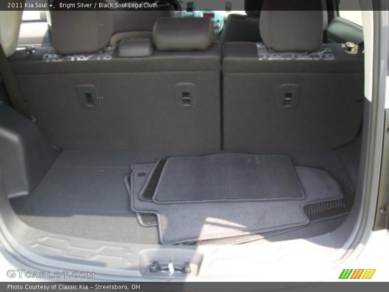 Bright Silver / Black Soul Logo Cloth 2011 Kia Soul +