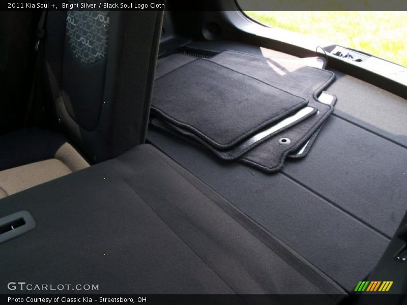 Bright Silver / Black Soul Logo Cloth 2011 Kia Soul +