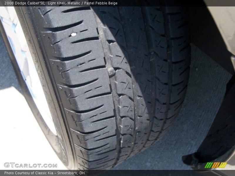 Light Khaki Metallic / Pastel Pebble Beige 2008 Dodge Caliber SE