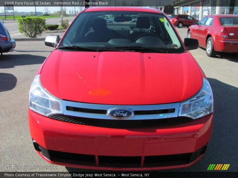 Vermillion Red / Charcoal Black 2008 Ford Focus SE Sedan