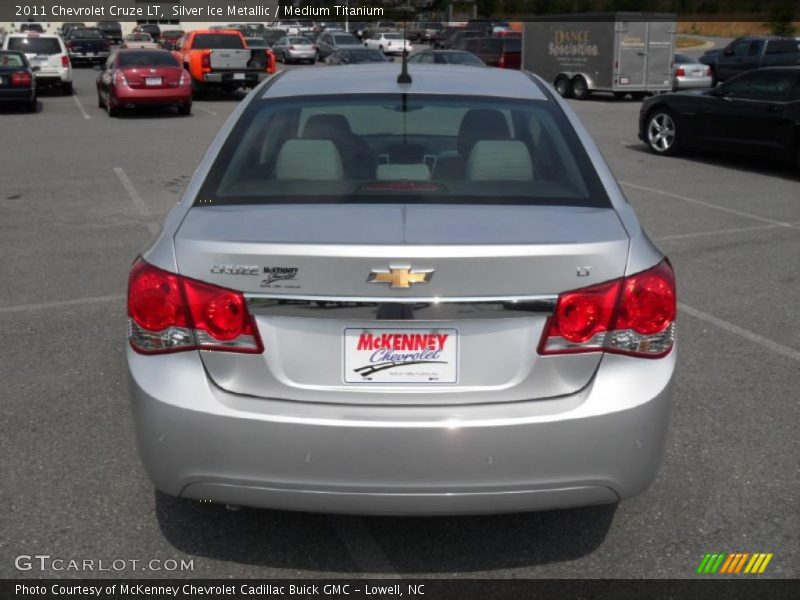 Silver Ice Metallic / Medium Titanium 2011 Chevrolet Cruze LT