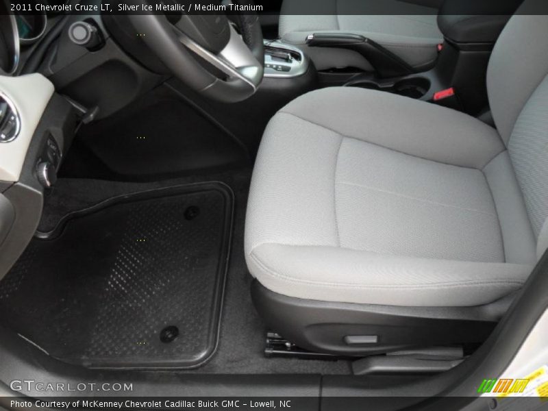 Silver Ice Metallic / Medium Titanium 2011 Chevrolet Cruze LT