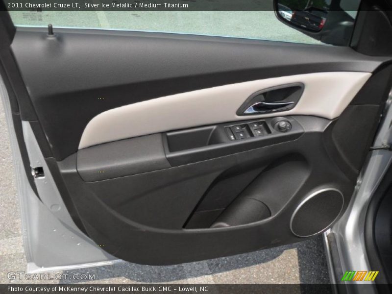 Silver Ice Metallic / Medium Titanium 2011 Chevrolet Cruze LT