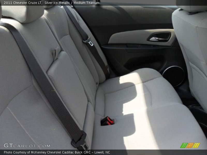 Silver Ice Metallic / Medium Titanium 2011 Chevrolet Cruze LT