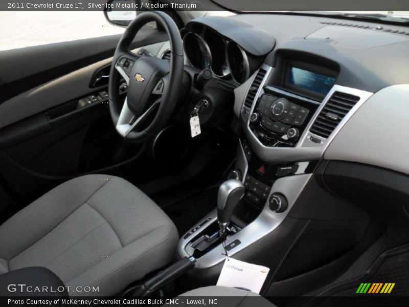Silver Ice Metallic / Medium Titanium 2011 Chevrolet Cruze LT