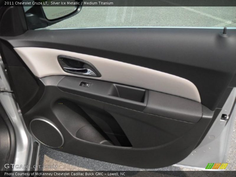 Silver Ice Metallic / Medium Titanium 2011 Chevrolet Cruze LT
