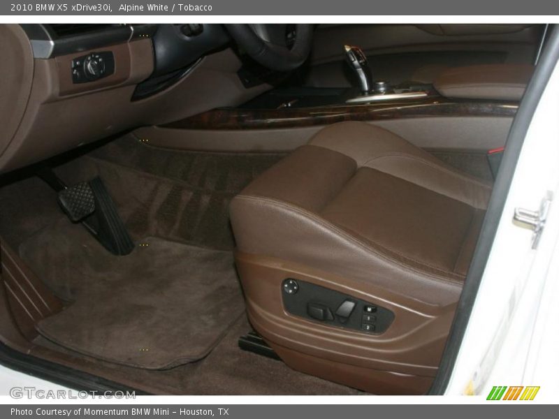 Alpine White / Tobacco 2010 BMW X5 xDrive30i