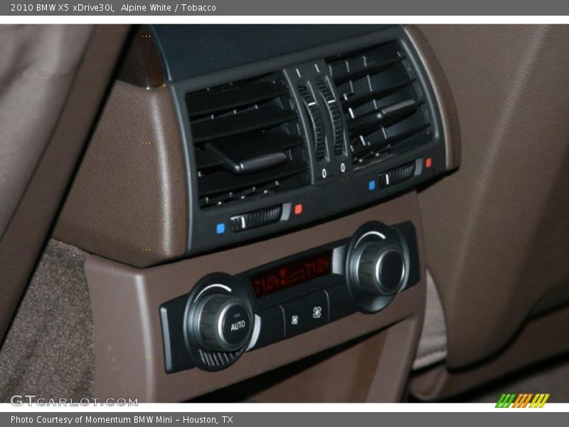 Alpine White / Tobacco 2010 BMW X5 xDrive30i