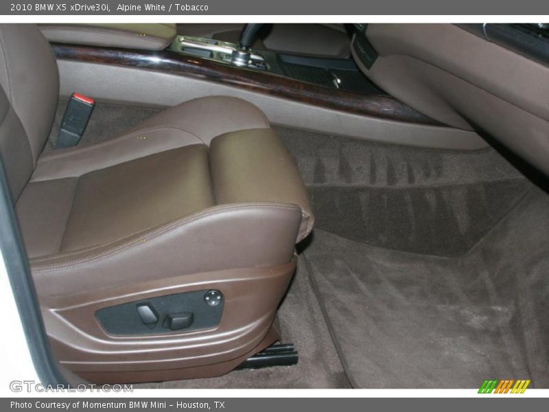Alpine White / Tobacco 2010 BMW X5 xDrive30i