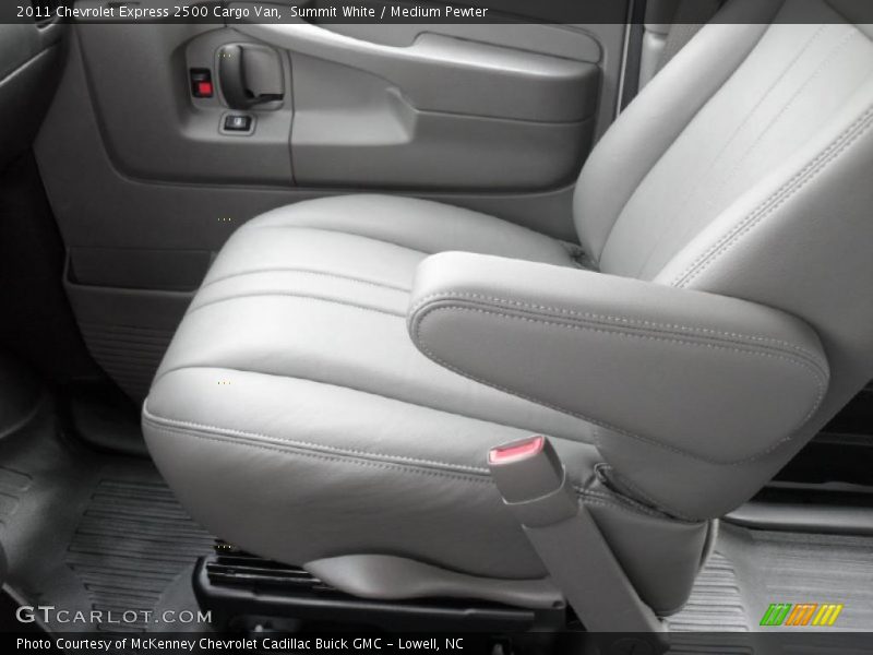 Summit White / Medium Pewter 2011 Chevrolet Express 2500 Cargo Van