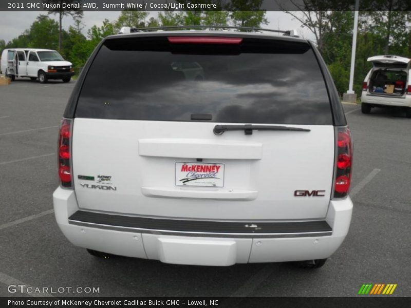 Summit White / Cocoa/Light Cashmere 2011 GMC Yukon Denali AWD