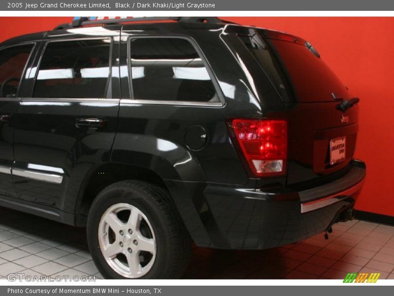 Black / Dark Khaki/Light Graystone 2005 Jeep Grand Cherokee Limited