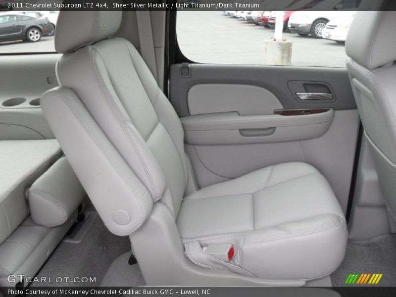 Sheer Silver Metallic / Light Titanium/Dark Titanium 2011 Chevrolet Suburban LTZ 4x4