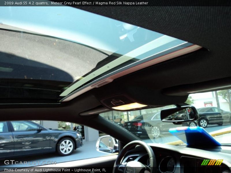 Meteor Grey Pearl Effect / Magma Red Silk Nappa Leather 2009 Audi S5 4.2 quattro