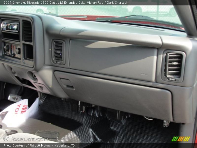 Victory Red / Dark Charcoal 2007 Chevrolet Silverado 1500 Classic LS Extended Cab