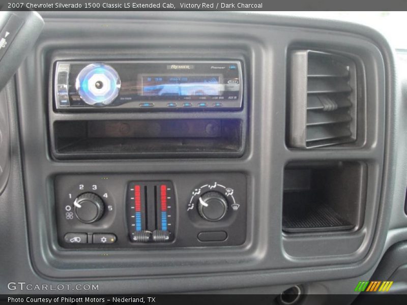 Victory Red / Dark Charcoal 2007 Chevrolet Silverado 1500 Classic LS Extended Cab