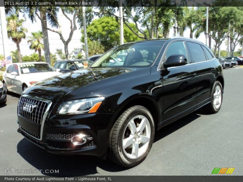 Front 3/4 View of 2011 Q5 3.2 quattro