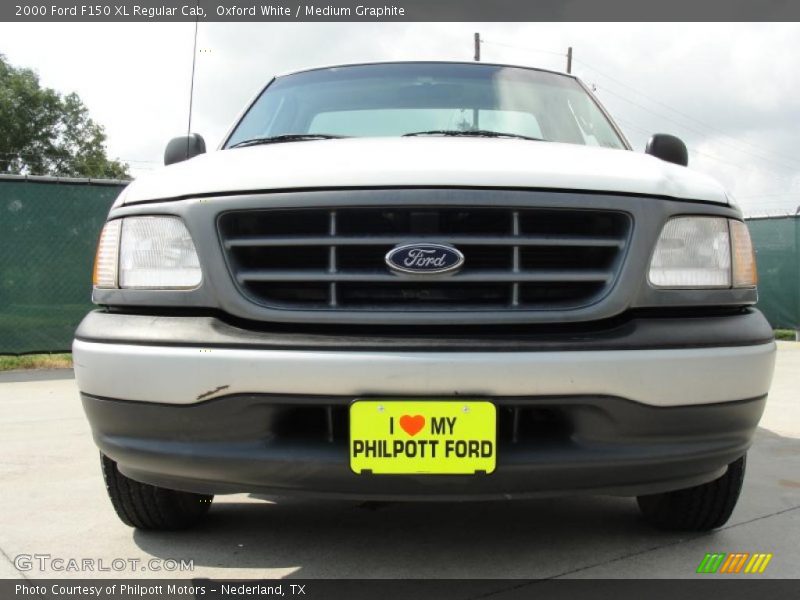Oxford White / Medium Graphite 2000 Ford F150 XL Regular Cab