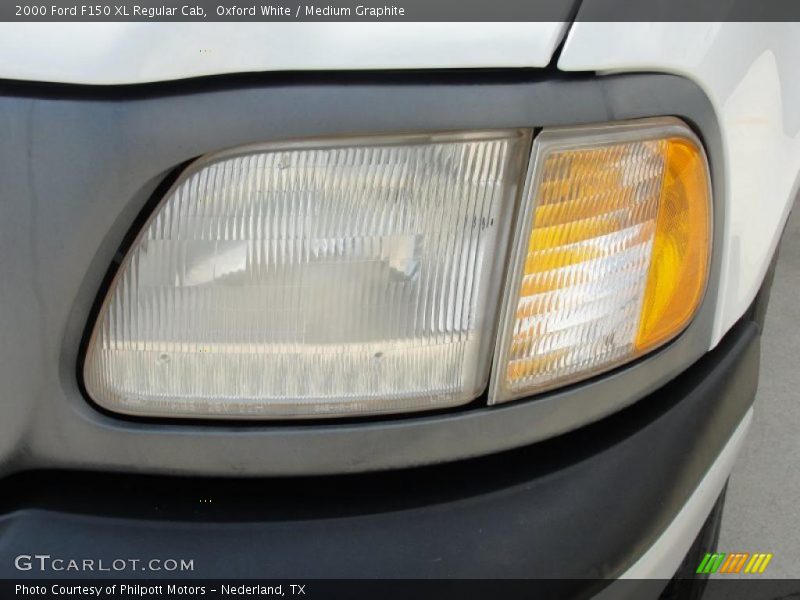 Oxford White / Medium Graphite 2000 Ford F150 XL Regular Cab