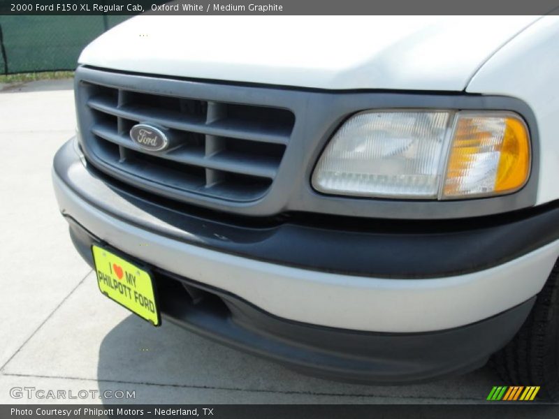 Oxford White / Medium Graphite 2000 Ford F150 XL Regular Cab