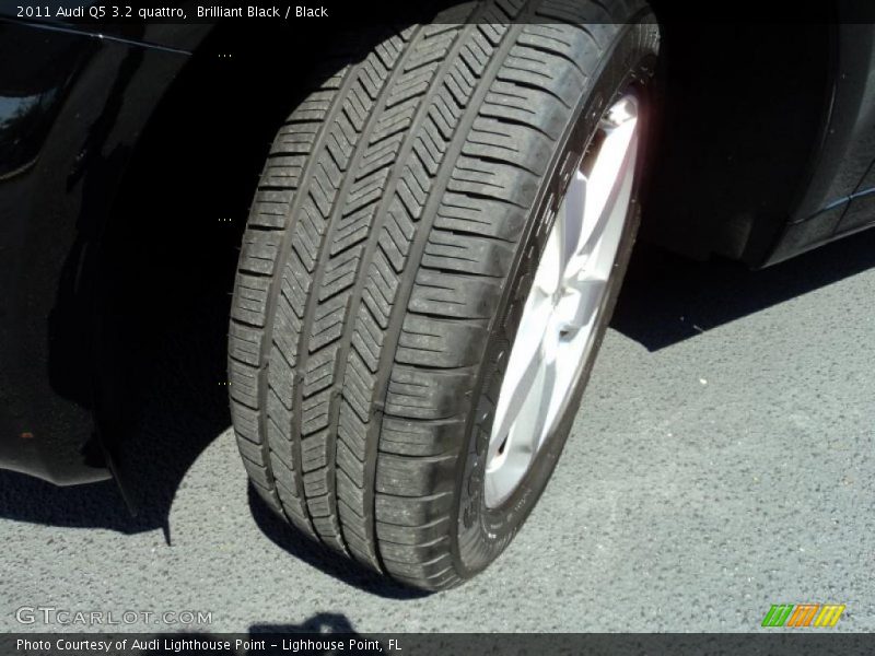 Brilliant Black / Black 2011 Audi Q5 3.2 quattro