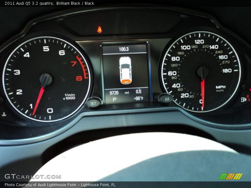 Brilliant Black / Black 2011 Audi Q5 3.2 quattro